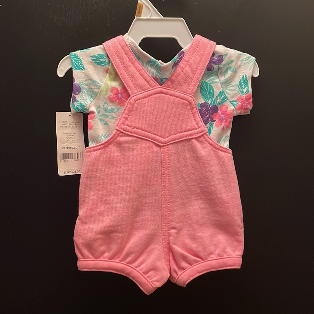 Carter’s Newborn Girls 2piece.​ - Picture 3 of 5